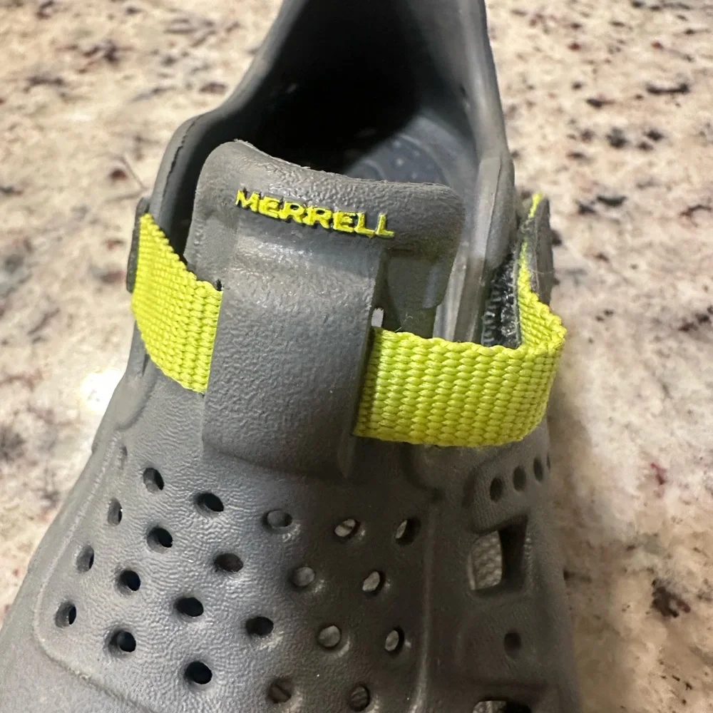 Merrell Kids Gray and Yellow Water Shoes with Strap